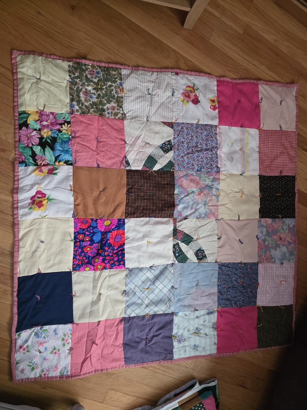 Vintage-Inspired Patchwork Quilt - Pink & Multicolor